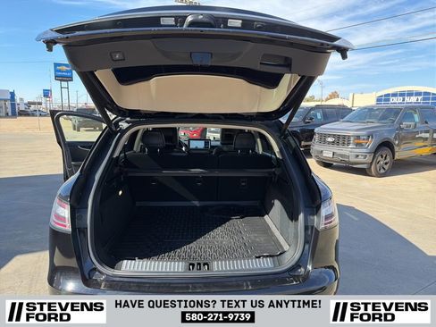 Used 2021 Lincoln Nautilus Reserve w/ Monochromatic Package image 38