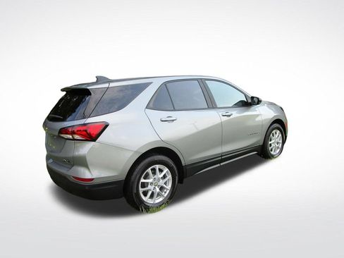 Used 2023 Chevrolet Equinox LS w/ LS Convenience Package FWD image 9