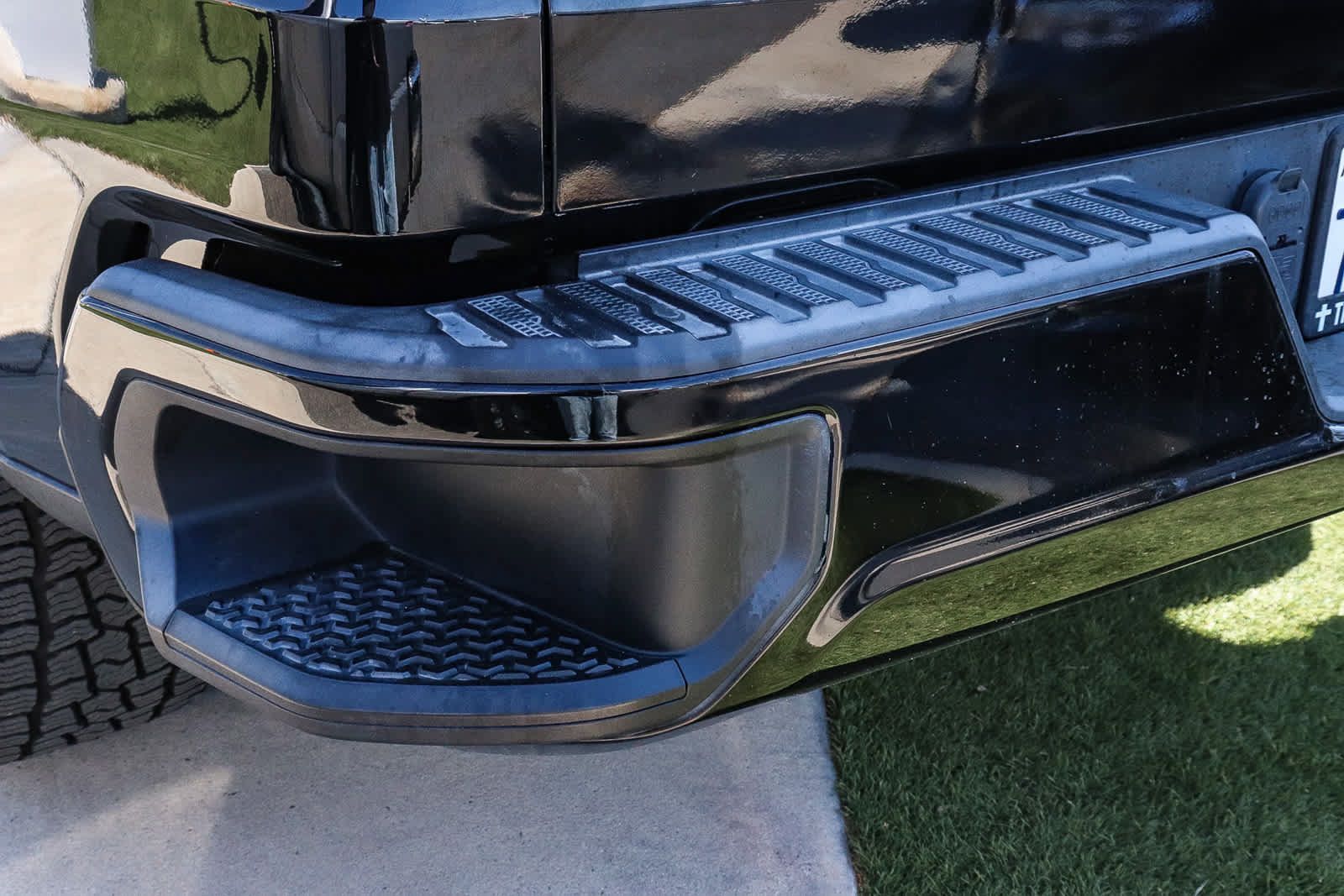Used 2022 Chevrolet Silverado 1500 RST w/ LPO, Dark Essentials Package RWD image 11