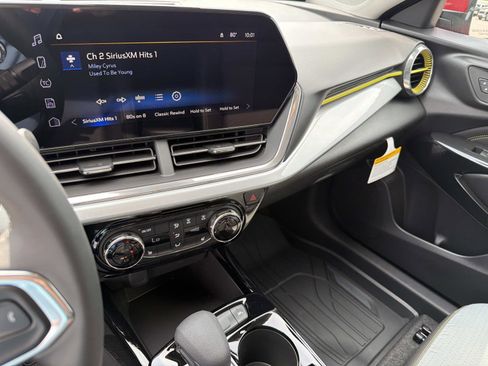 New 2026 Chevrolet Trax LT w/ Driver Confidence Package image 6