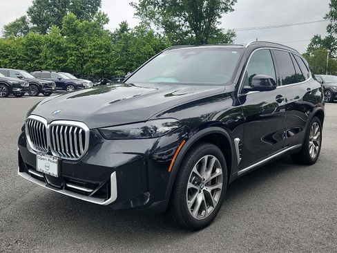 Used 2024 BMW X5 xDrive40i AWD/4WD image 3