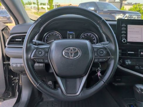Used 2023 Toyota Camry SE FWD image 11