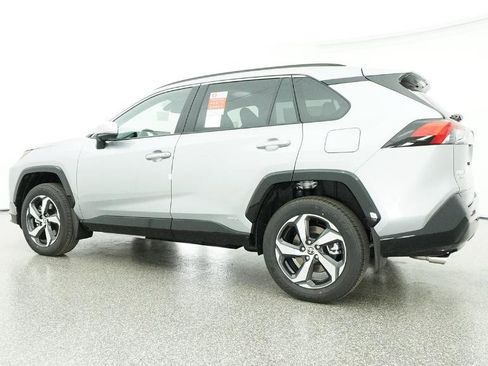 New 2025 Toyota RAV4 SE image 12