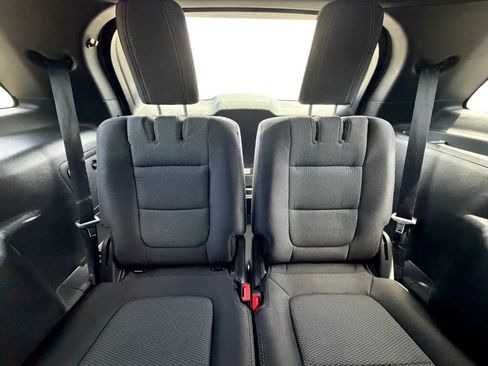 Used 2017 Ford Explorer XLT AWD/4WD image 32