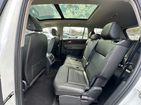 Used 2023 Volkswagen Atlas SE w/ Panoramic Sunroof Package image 25