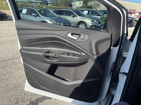 Used 2019 Ford Escape SE FWD image 20