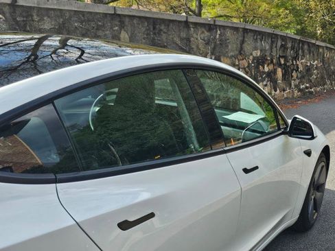 Used 2023 Tesla Model 3 Standard Range image 17