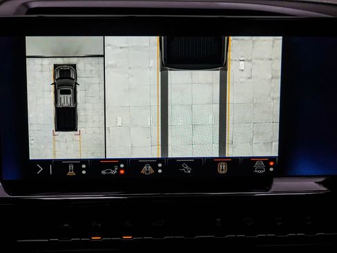 Used 2025 Chevrolet Silverado 1500 ZR2 w/ Technology Package image 28