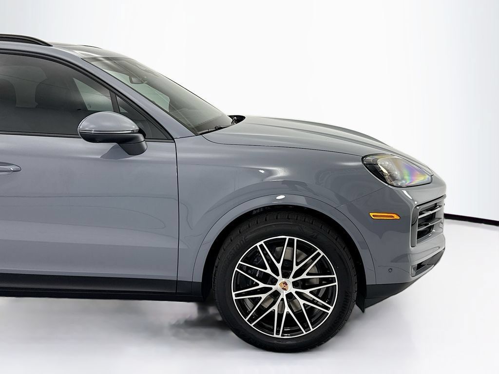 Used 2026 Porsche Cayenne AWD/4WD image 11