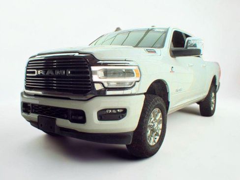 Used 2024 RAM 2500 Laramie AWD/4WD image 4