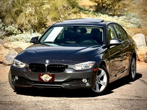 Used 2014 BMW 320i Sedan image 3