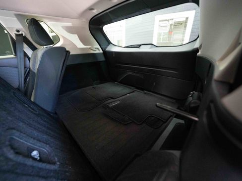 Used 2023 Nissan Rogue SV image 24