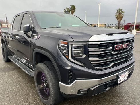 Used 2022 GMC Sierra 1500 SLT w/ SLT Premium Package image 3