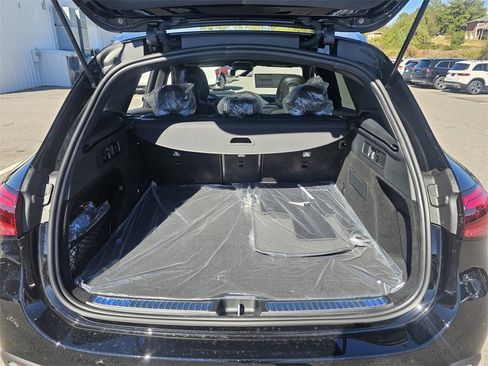 New 2026 Mercedes-Benz GLC 300 4MATIC image 9