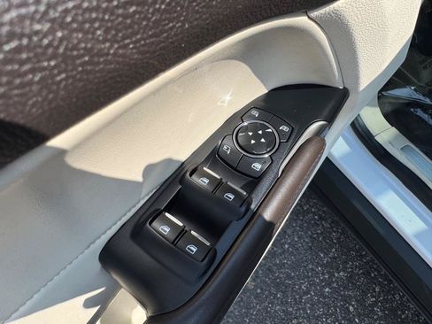 Used 2016 Lincoln MKC Reserve w/ Lincoln MKC Climate Package AWD/4WD image 17