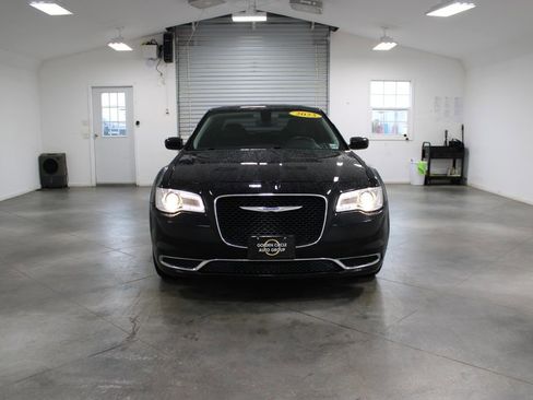 Used 2023 Chrysler 300 Touring AWD/4WD image 3