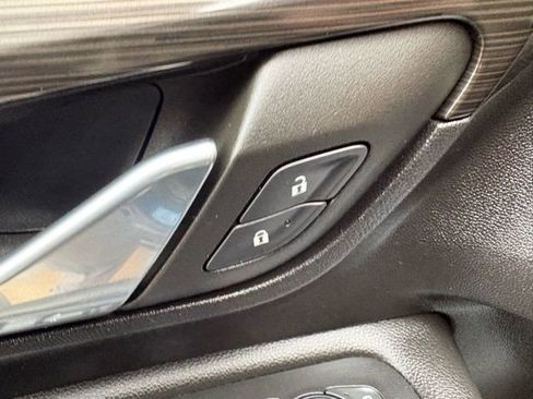 Used 2023 GMC Terrain SLE w/ Driver Convenience Package image 11