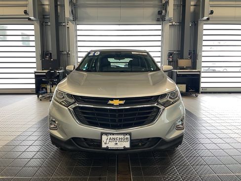 Used 2020 Chevrolet Equinox LT image 2