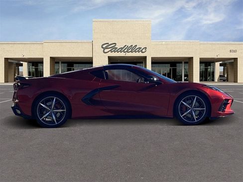 Used 2021 Chevrolet Corvette Stingray Premium Cpe w/ Z51 Performance Package image 4