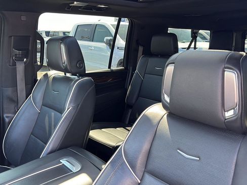 Used 2022 Cadillac Escalade ESV Premium Luxury w/ Performance Package AWD/4WD image 21