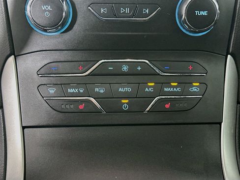Used 2020 Ford Edge ST-Line w/ Cold Weather Package FWD image 24