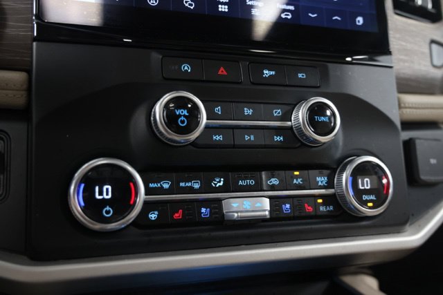 Used 2023 Ford Expedition Limited AWD/4WD image 25