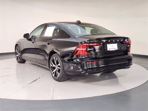 Used 2024 Volvo S60 B5 Core image 6