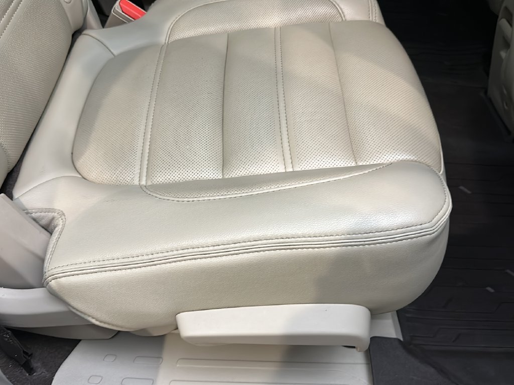 Used 2018 GMC Acadia Denali w/ Technology Package AWD/4WD image 24