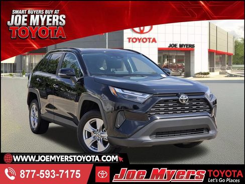 Used 2025 Toyota RAV4 XLE FWD image 1