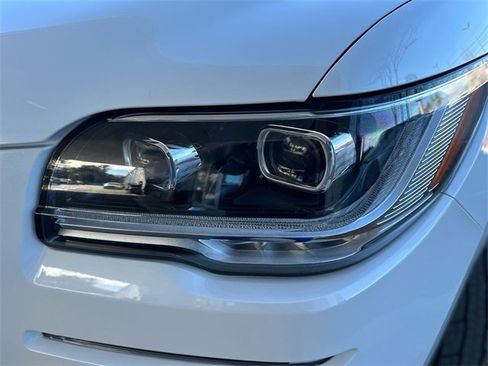 Used 2023 Lincoln Navigator Reserve image 9