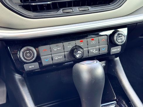 Used 2025 Jeep Compass Limited w/ Elite Group image 25