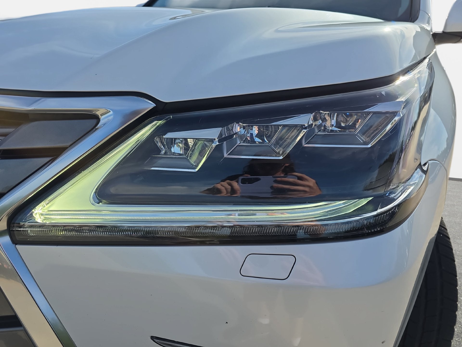 Used 2019 Lexus LX 570 4WD w/ Luxury Package image 30