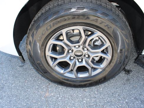 Used 2025 Ford Expedition Active RWD image 10
