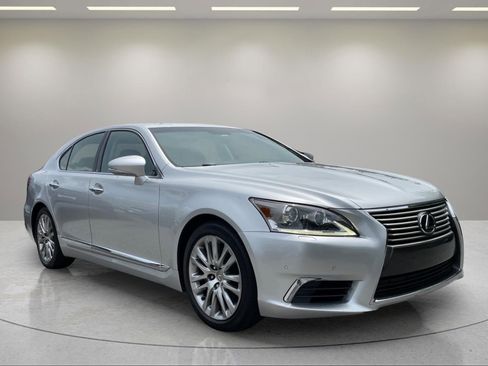 Used 2015 Lexus LS 460 w/ Comfort Package RWD image 7