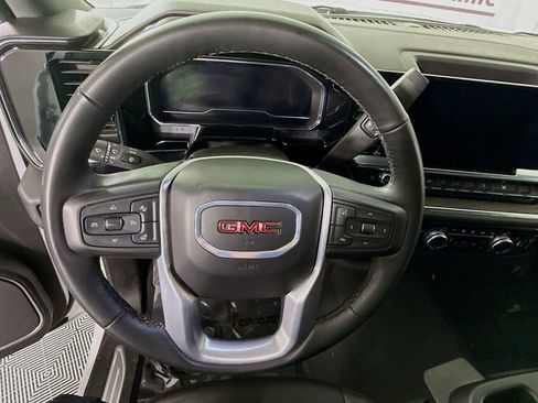 Used 2025 GMC Sierra 1500 SLT AWD/4WD image 19