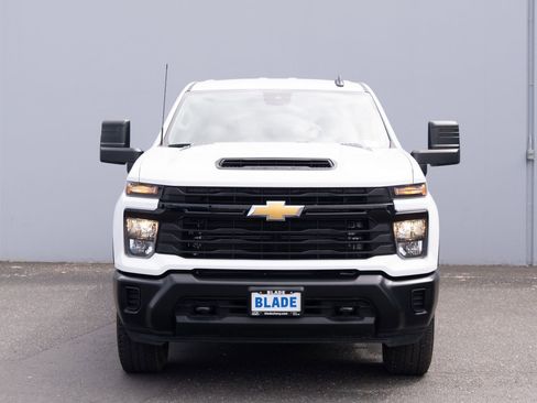 Used 2025 Chevrolet Silverado 2500 W/T AWD/4WD image 15