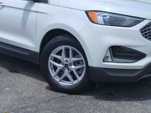 Used 2024 Ford Edge SEL w/ Convenience Package AWD/4WD image 2