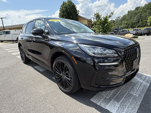 Used 2023 Lincoln Corsair AWD w/ Equipment Group 101A image 3