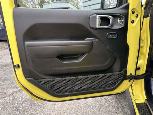 Used 2024 Jeep Wrangler Unlimited AWD/4WD image 8