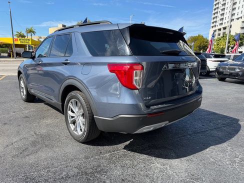 Used 2021 Ford Explorer XLT w/ Equipment Group 202A image 4