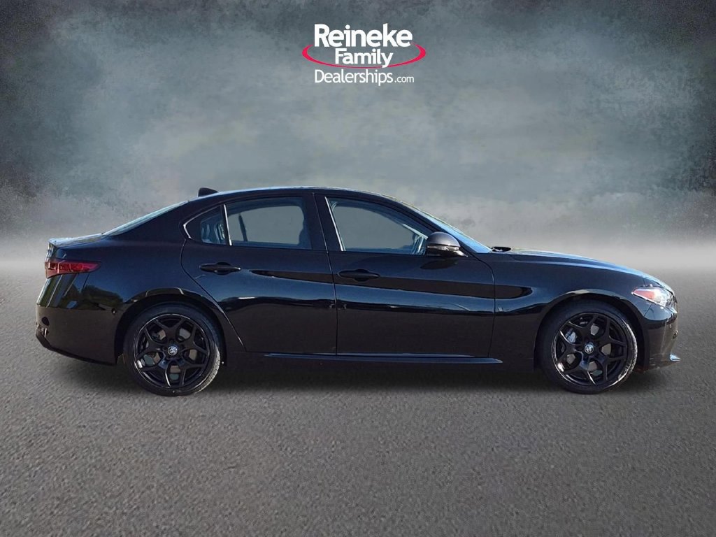 Used 2021 Alfa Romeo Giulia Sprint w/ Nero Edizione AWD/4WD image 5
