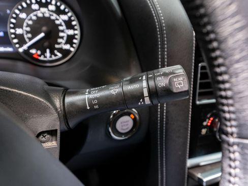 Used 2021 Nissan Armada Platinum image 31