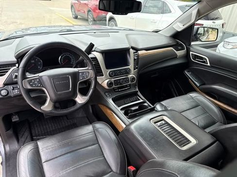 Used 2020 GMC Yukon Denali w/ Denali Ultimate Package AWD/4WD image 21