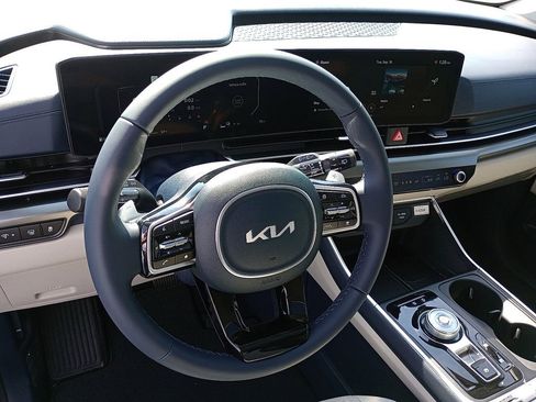 New 2026 Kia Carnival SX w/ SX Dark Edition Package FWD image 9