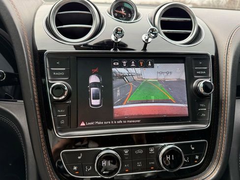 Used 2017 Bentley Bentayga image 10