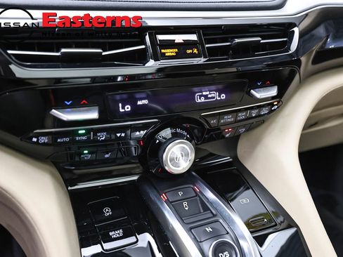 Used 2024 Acura MDX SH-AWD w/ Technology Package image 18