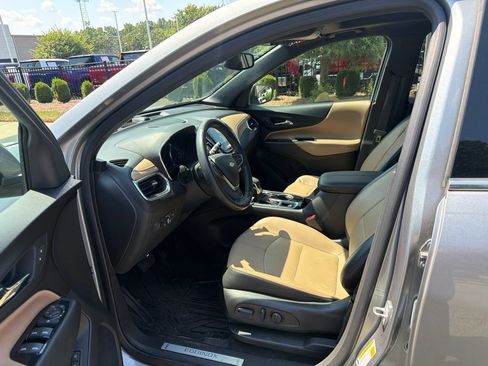 Used 2023 Chevrolet Equinox Premier AWD/4WD image 5