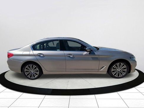 Used 2018 BMW 540i xDrive w/ Premium Package image 2