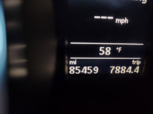 Used 2015 Volkswagen Jetta TDI SEL image 2