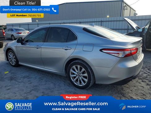 Used 2019 Toyota Camry LE image 3